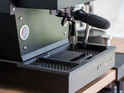 La Marzocco Linea Mini und Mini R Zubehör – Abtropfgitter mit Waagen-Aussparung (Acaia Lunar Driptray)