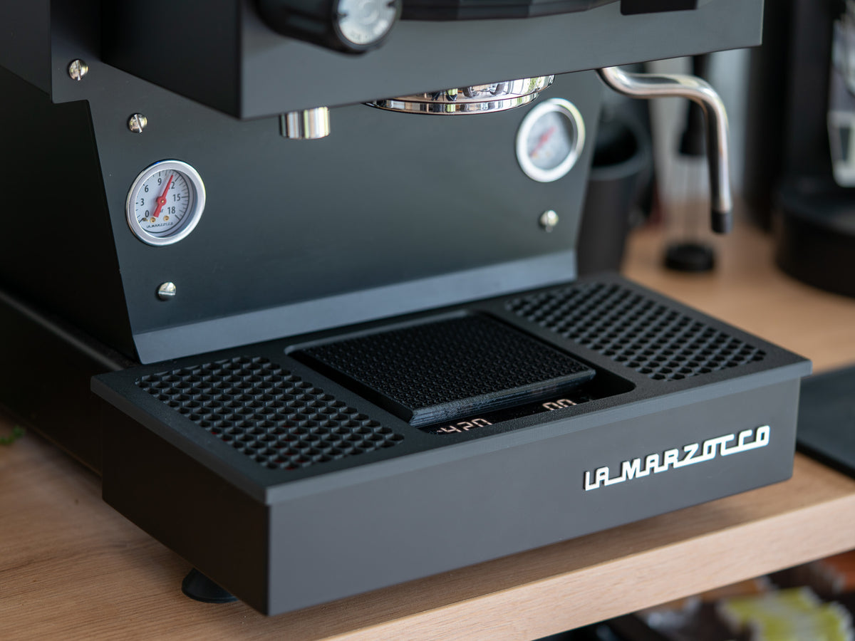 La Marzocco Linea Mini R – Acaia Lunar Abtropfgitter